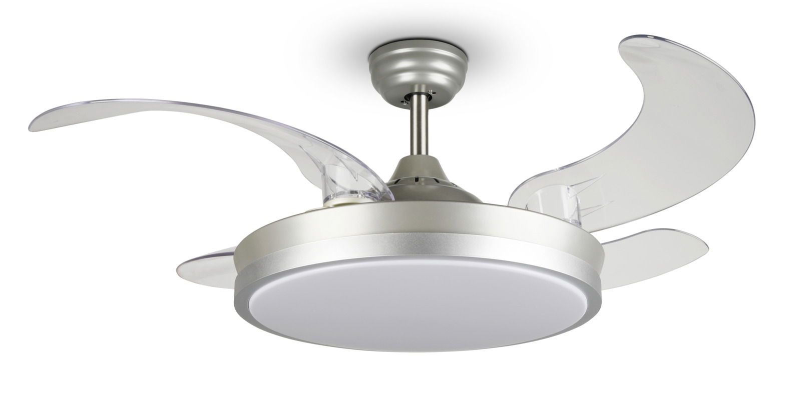 Moderner Deckenventilator Thunderstorm mit transparenten Flügeln, von unten betrachtet.