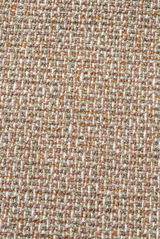 Nahaufnahme eines gewebten Stoffes in natürlichen Erdtönen, geeignet für eine Zierkissenhülle.