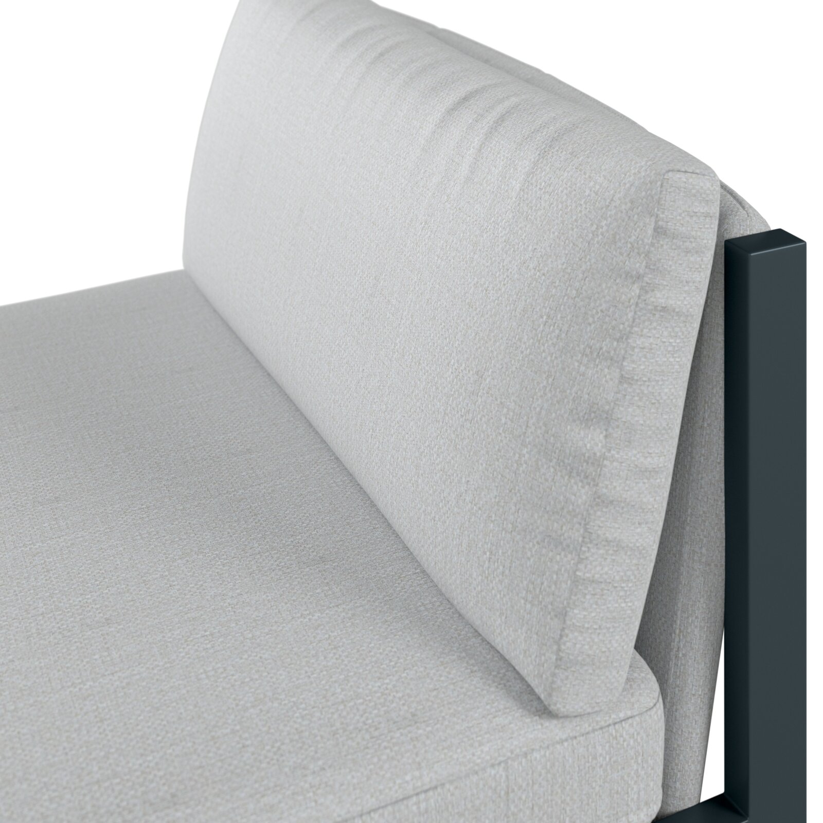 Nahaufnahme eines Lounge-Sofas ohne Armteil in hellem Stoff, seitliche Perspektive