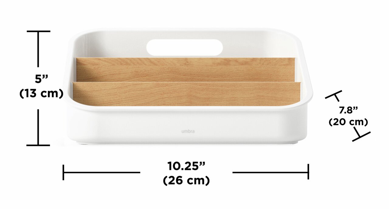 Vorderansicht eines weißen und naturfarbenen Organizers mit zwei Fächern und einem Griff, Maße: 26 cm breit, 20 cm tief, 13 cm hoch.