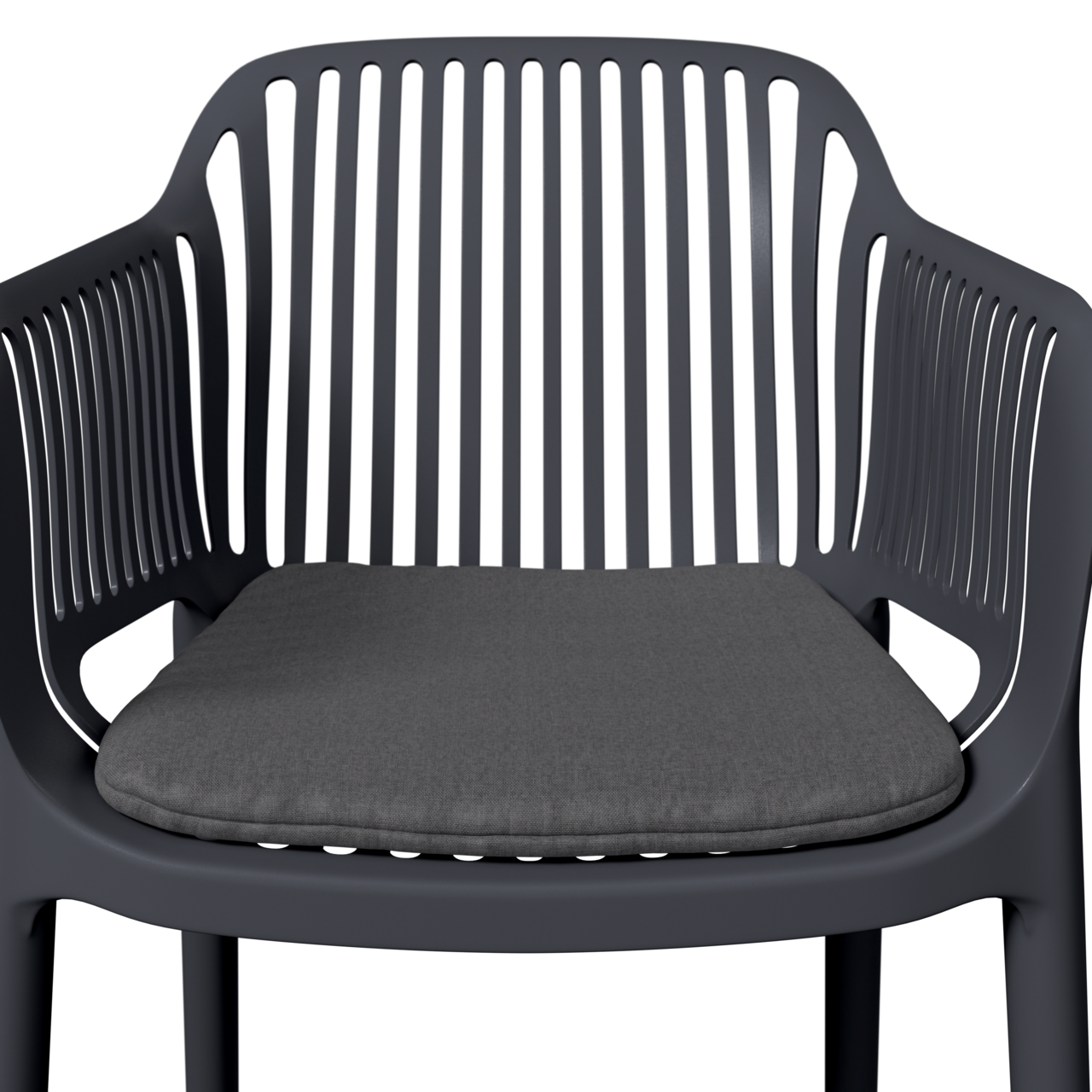 Vorderansicht eines grauen Stapelsessels mit Kissen und vertikalen Streben im Rücken- und Armlehnenbereich.