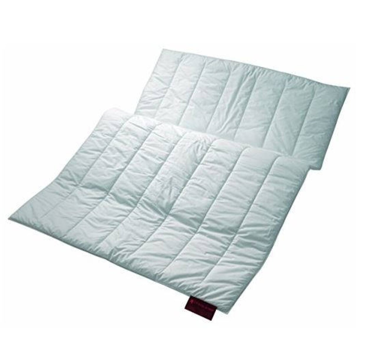 Winterbettdecke 155x220 cm in Draufsicht, weiße Steppdecke mit rechteckigem Muster