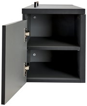 Schwarze Towerunit mit geöffneter Tür, zwei Regalfächer sichtbar, Perspektive von vorne.