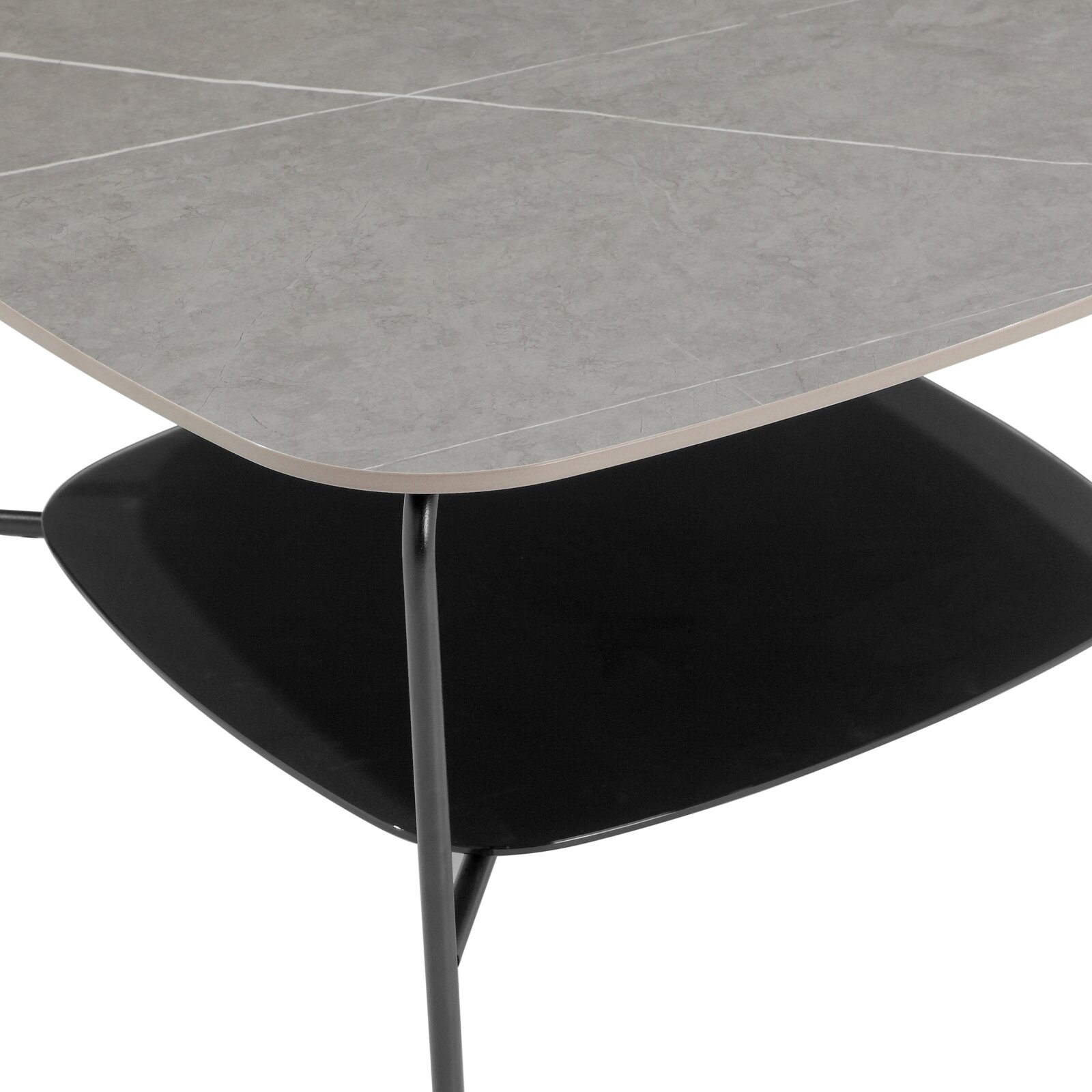 Nahaufnahme eines modernen Beistelltisches mit grauer Tischplatte und schwarzem Regalboden, seitliche Perspektive