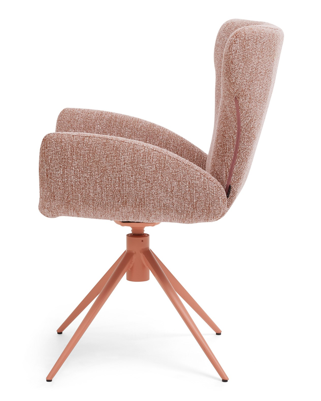 Seitenansicht eines modernen Armlehnstuhls mit rosa Stoffbezug und Metallbeinen.