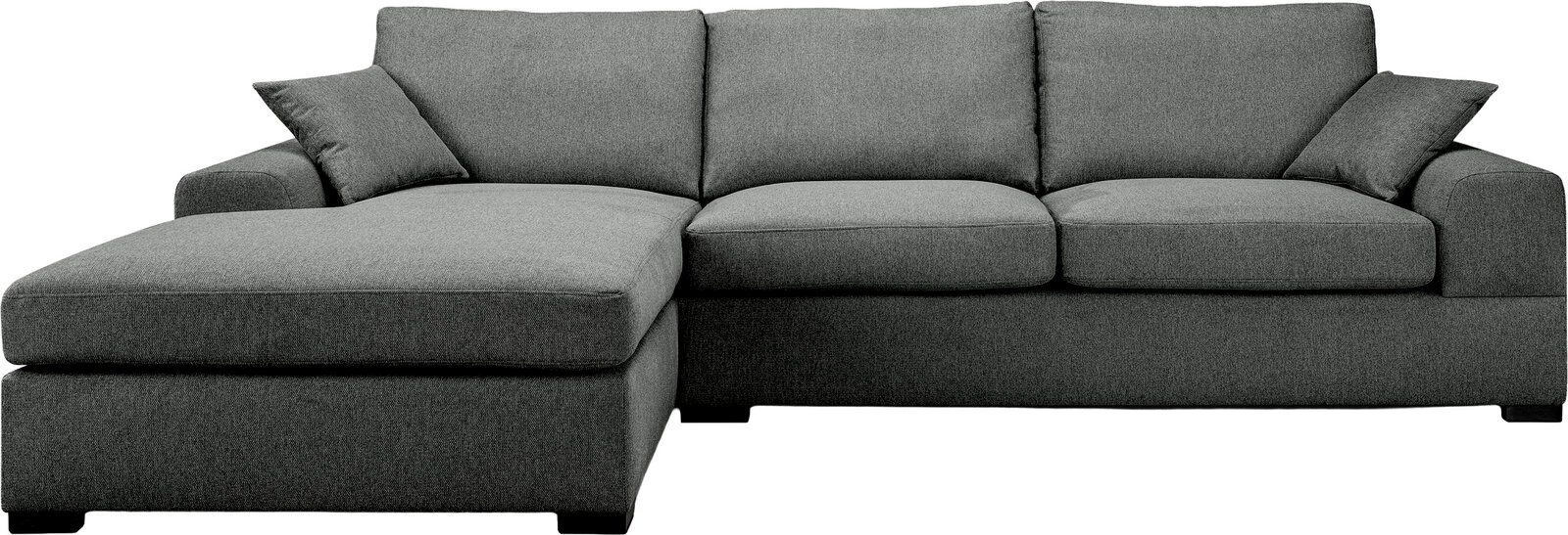 Dunkelgraues Stoff-Ecksofa mit linker Ottomane, drei Sitzkissen und zwei Zierkissen, Frontansicht leicht schräg von vorn