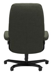 Rückansicht eines grünen Chefsessels mit Rollen und schwarzem Gestell.