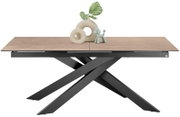 Moderner Esstisch mit Holzplatte und schwarzem, gekreuztem Metallgestell, seitliche Perspektive