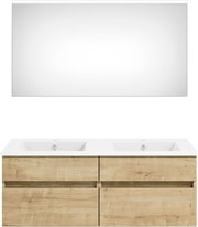 Frontansicht einer modernen Badkombination mit zwei Waschbecken und einem großen Spiegel, Holzoptik.