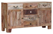 Rustikales Sideboard aus Holz mit dekorativen Schnitzereien, zwei Türen und mehreren Schubladen, seitliche Perspektive