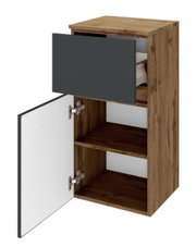 Unterschrank aus Holz mit einer offenen Schublade und einer geöffneten Tür, die zwei Regalböden zeigt. Perspektive von vorne.