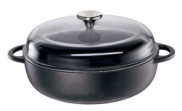 Schwarze Bauernpfanne mit Glasdeckel, seitliche Perspektive