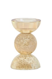 Vooraanzicht van een amberkleurige glazen kandelaar met bolvormig middenstuk, decoratieve luchtbelletjes en een brede, stabiele voet.