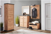Wohnzimmermöbel-Set aus Holz mit Garderobenschrank, Schuhschrank, Spiegel, Bank und Garderobenpaneel in frontaler Perspektive.
