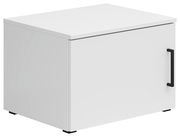 Weißer Aufsatzschrank mit schwarzem Griff, perspektivisch von vorne rechts gesehen