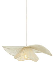 Hängeleuchte mit organischem Design, seitliche Perspektive