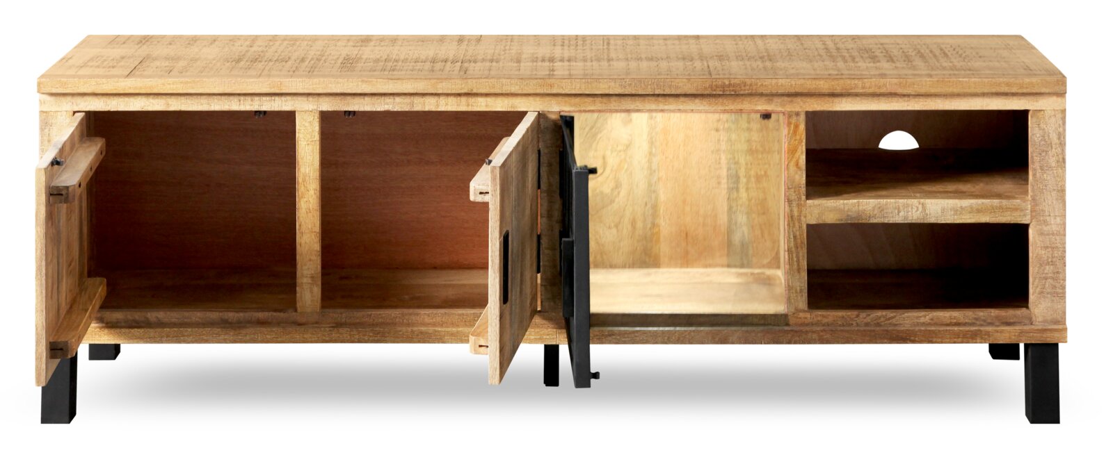 Vooraanzicht van een houten lowboard met open deuren en planken.