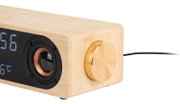 Radiowecker mit BT-Speaker aus Holz mit goldfarbenem Drehknopf, seitliche Perspektive
