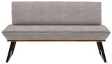 Graue Bank mit Stoffbezug, frontal betrachtet, mit schwarzen Metallbeinen und einer Holzleiste unter dem Sitz.