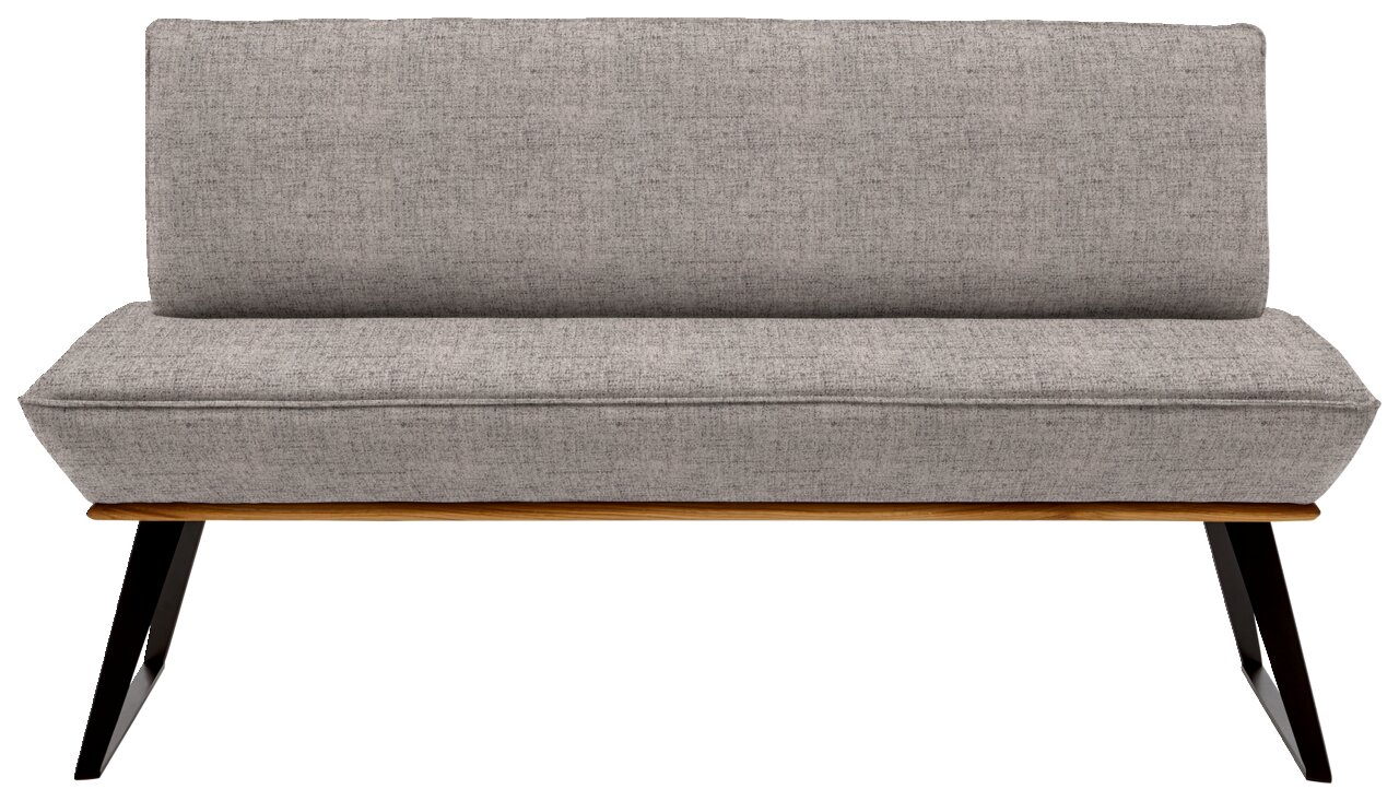 Graue Bank mit Stoffbezug, frontal betrachtet, mit schwarzen Metallbeinen und einer Holzleiste unter dem Sitz.