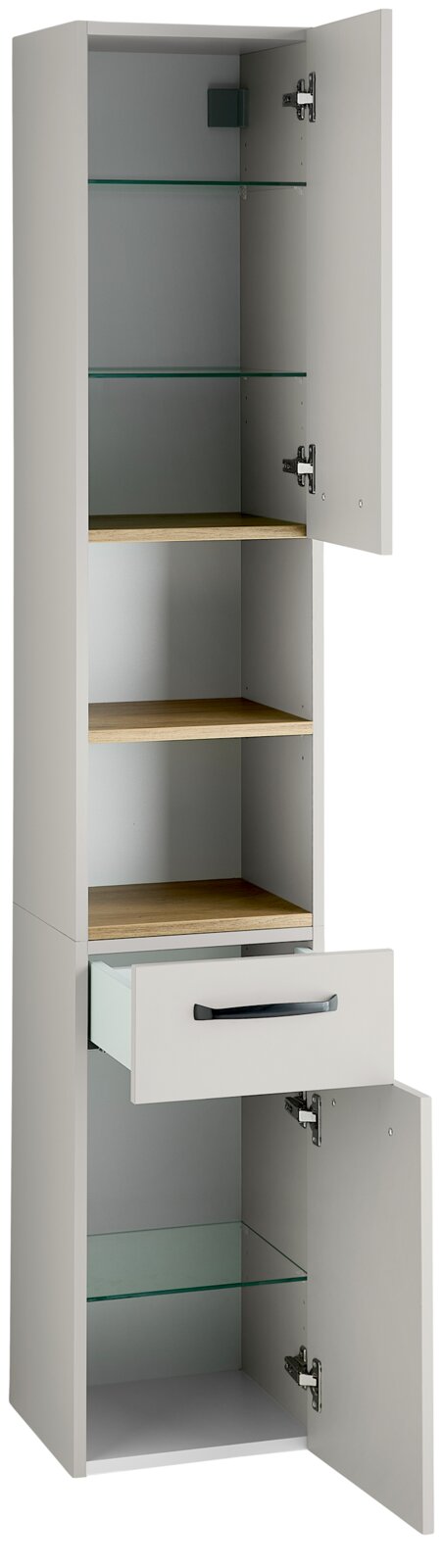 Hoher weißer Bad-Hochschrank mit geöffneter oberer und unterer Tür sowie halb geöffneter Schublade, innen mit Glas- und Holzböden und schwarzem Griff, freigestellt auf Weiß, Ansicht schräg von vorn.