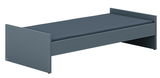 Graues Bodenbett mit einfacher, moderner Gestaltung, seitliche Perspektive