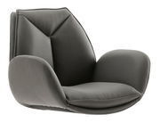 Moderner, grauer Sessel aus Leder in seitlicher Perspektive