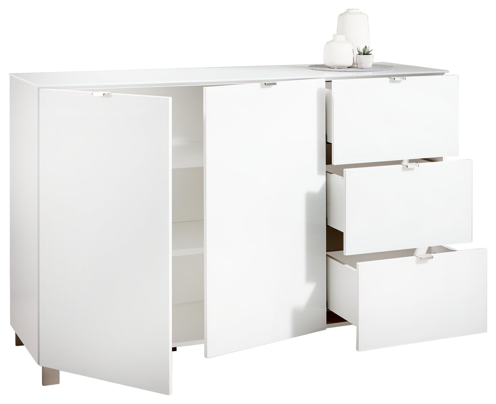 Weißes Sideboard mit zwei offenen Türen und drei offenen Schubladen, seitliche Perspektive