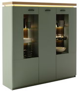 Modernes Highboard mit drei Türen, Glasregalen und integrierter Beleuchtung, frontal betrachtet.