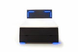 Boxspringbett mit blauer LED-Beleuchtung, Frontalansicht