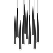 Moderne Pendelleuchte mit mehreren schwarzen, konischen Lampenschirmen, von unten betrachtet.