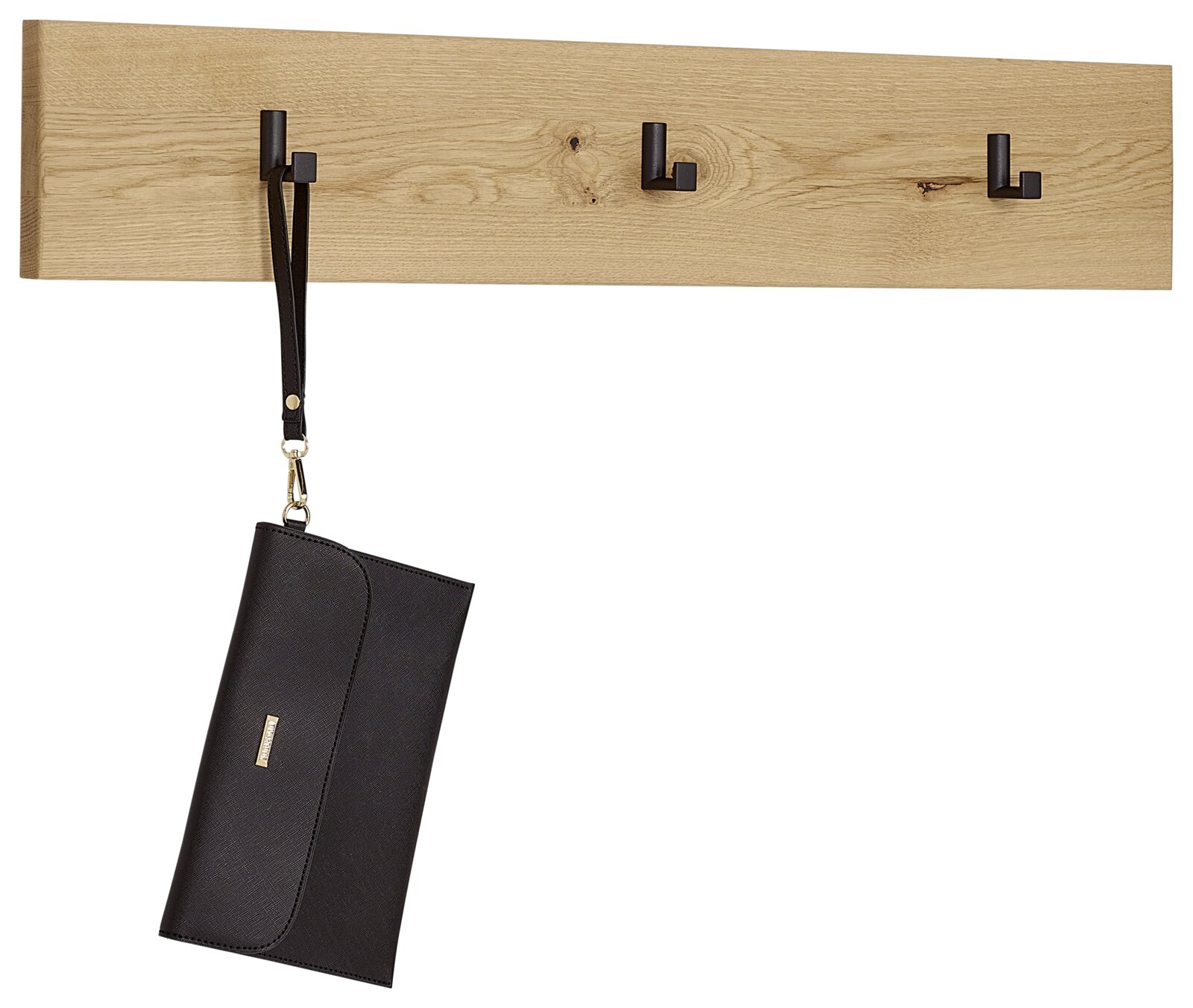 Linea Natura Hakenleiste AMAYA Hakenleiste aus Holz mit drei schwarzen Haken, an einem hängt eine schwarze Tasche. Frontalansicht.