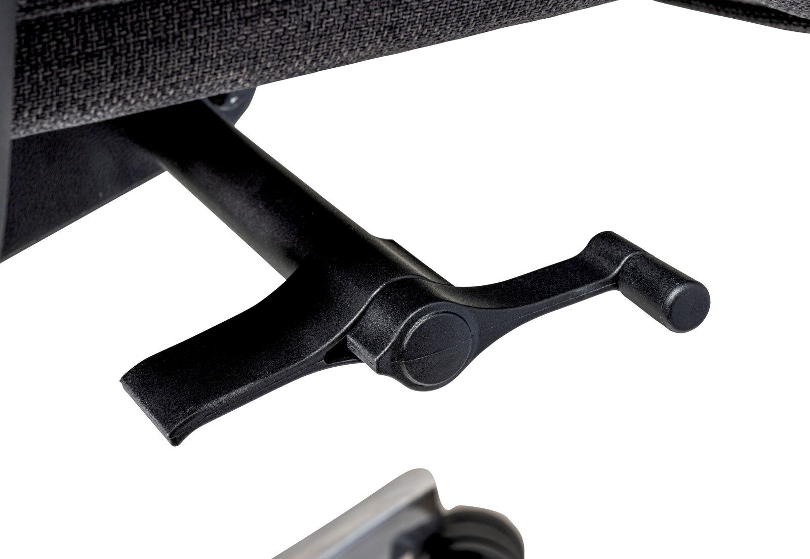 Nahaufnahme eines Hebels unter einem XL-Drehstuhl, seitliche Perspektive