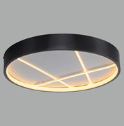 Moderne Deckenleuchte MIKADO mit schwarzem Rahmen und kreuzförmigem LED-Design, seitliche Perspektive