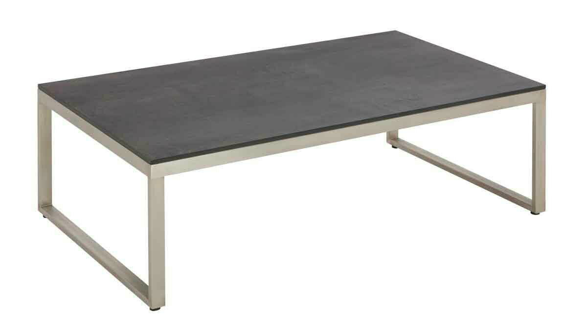 Moderner Loungetisch mit rechteckiger dunkler Tischplatte und silbernem Metallgestell, seitliche Perspektive