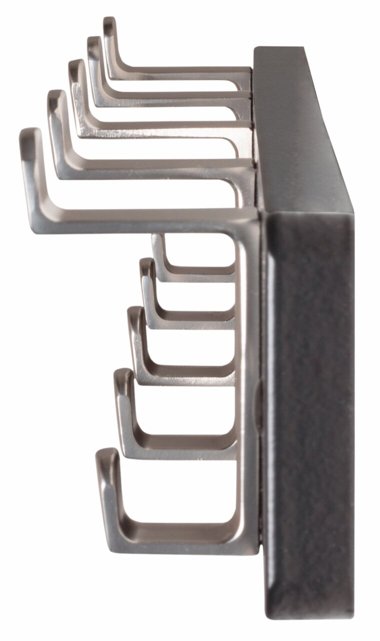XORA Kapstok FREDDY Seitliche Ansicht einer modernen Garderobenleiste mit mehreren Haken aus Metall.