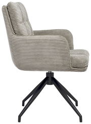 Seitenansicht eines Armlehnstuhls mit geripptem Stoffbezug und schwarzem Metallgestell.