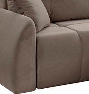 Nahaufnahme eines Eckschlafsofas in braunem Stoff, Ansicht von der Seite mit sichtbarer Armlehne und Sitzfläche.