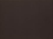 Nahaufnahme von dunkelbraunem Lederbezug mit feiner Struktur, Draufsicht