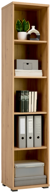 Hohes, schmales Regal aus Holz mit fünf Fächern, gefüllt mit Pflanzen, Dekoration, Büchern und Ordnern, frontal betrachtet.