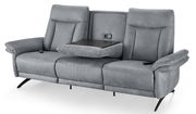 Graues 3-Sitzer-Sofa mit integrierter Mittelkonsole und Steckdosen, Frontalansicht