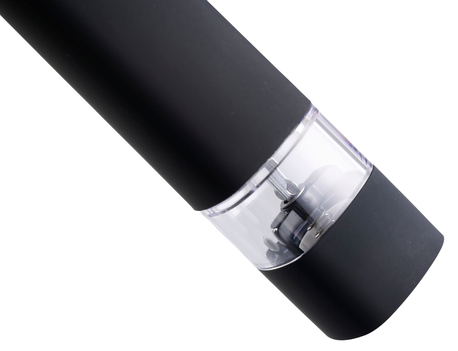 Nahaufnahme einer modernen Gewürzmühle mit schwarzem Gehäuse und transparentem Sichtfenster, seitliche Perspektive