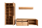 Frontale Ansicht der Cantus Wandkombination ASINARA mit einem hohen Schrank, einem niedrigen Sideboard und einem Wandregal, alle aus hellem Holz gefertigt.