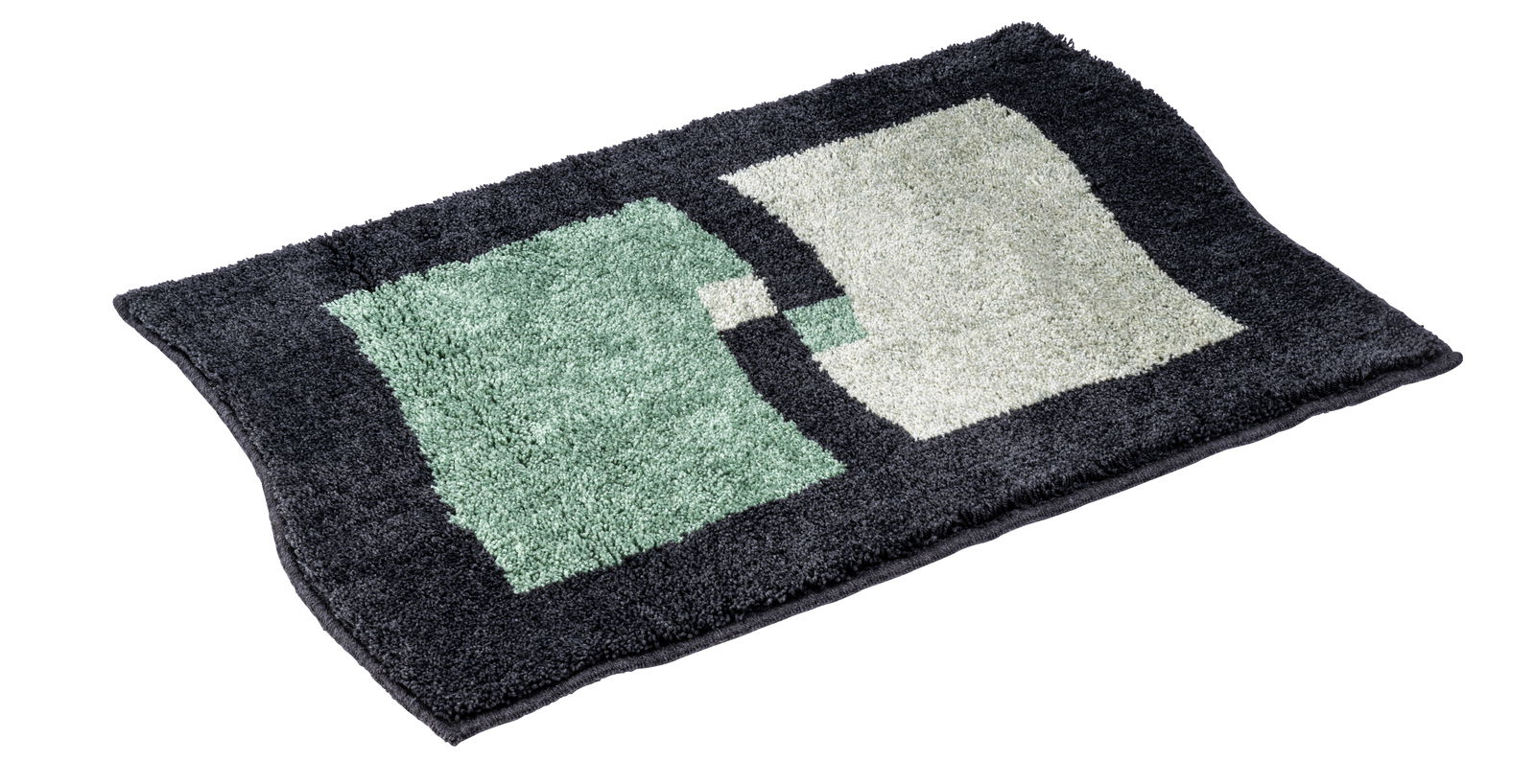 Badteppich in rechteckiger Form mit geometrischem Muster in Grün- und Grautönen, aus schräger Perspektive fotografiert.