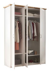 Dreiteiliger Kleiderschrank mit offenen Türen, gefüllt mit Kleidung und Accessoires, aus einer frontalen Perspektive.