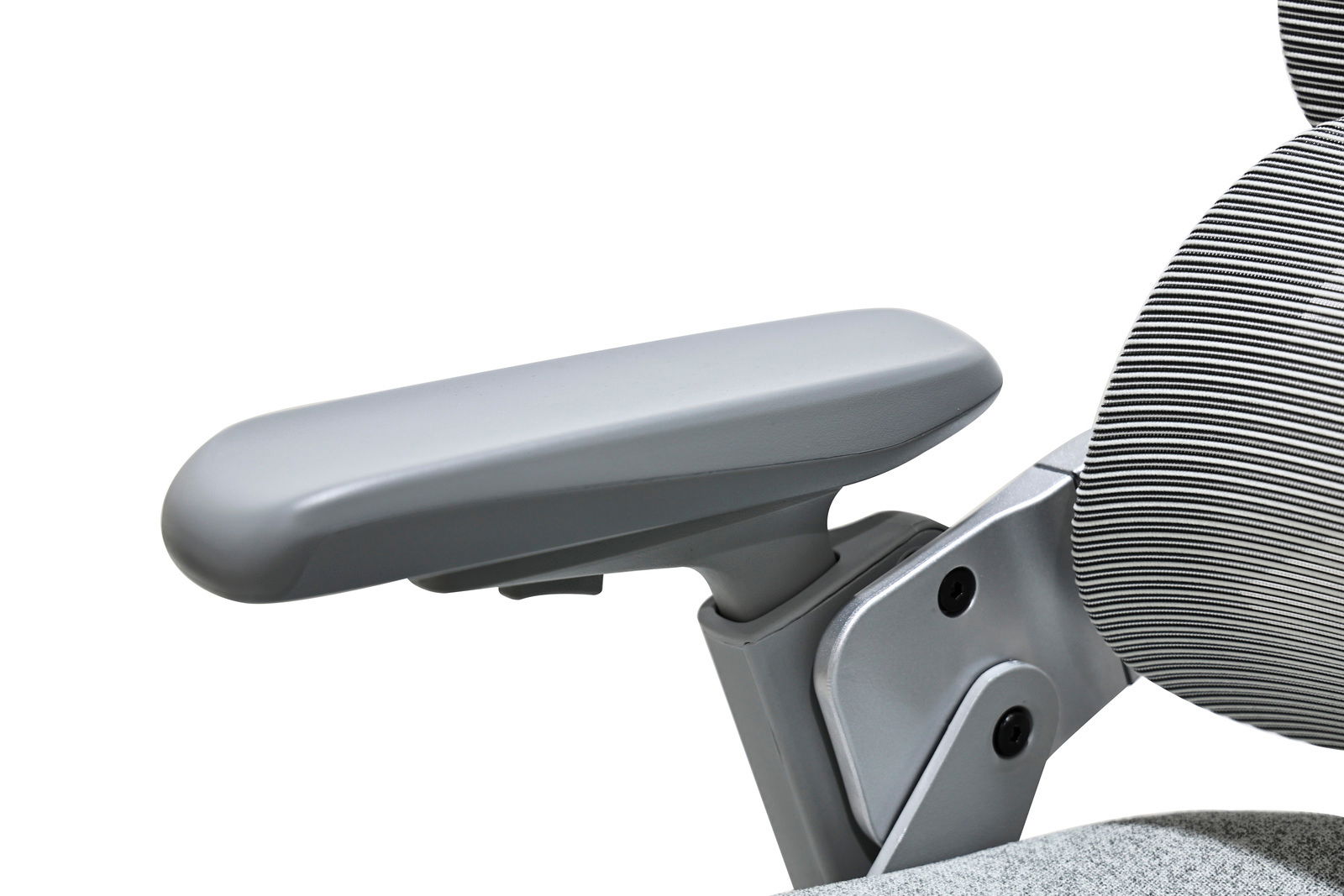 Nahaufnahme eines grauen Armlehne eines Drehstuhls von der Seite