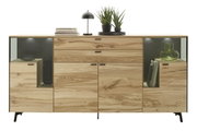 Vooraanzicht van het Schöner Wohnen-dressoir ANDRA van hout met glazen vitrines en decoratieve elementen.