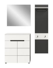 Modernes Badezimmermöbel-Set in Schwarz-Weiß: rechteckiger Spiegel, weißer Waschtischunterschrank mit schwarzen Griffen und hohe schwarze Wandgarderobe mit Ablage, Kleiderstange und Haken, frontale Ansicht.