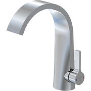 Moderner Waschtisch-Einhebelmischer aus Chrom in seitlicher Perspektive