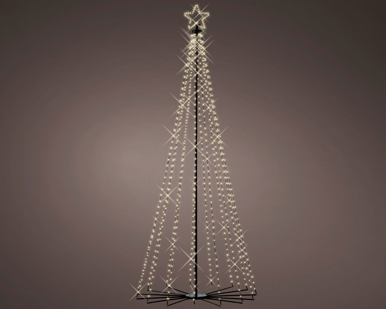 Lumineo LED-Baum 240cm LED Baum aus Eisen mit Twinkle Effekt, frontal betrachtet, mit leuchtenden Lichtern in Form eines Weihnachtsbaums und einem Stern an der Spitze.